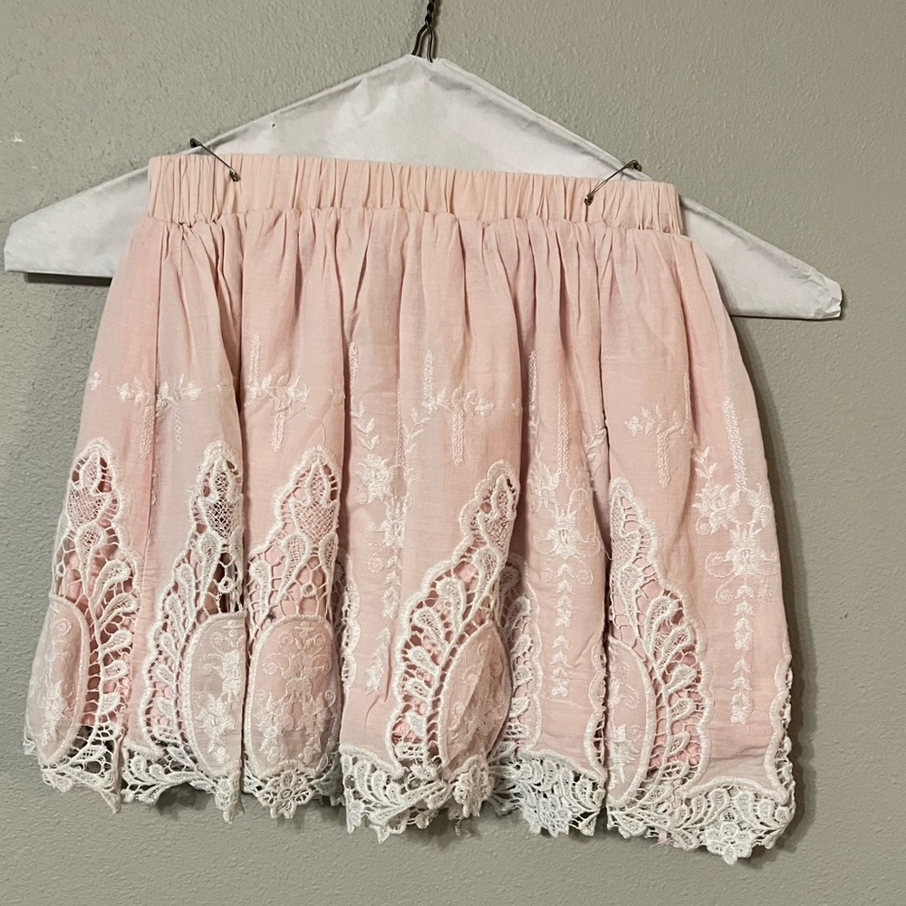 Lace and lined pink skirt